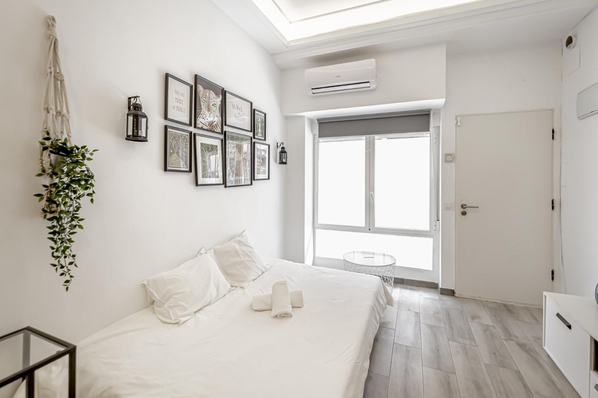 Apartamentos Tetuan مدريد الغرفة الصورة